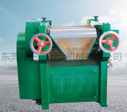 三輥研磨機(jī)4